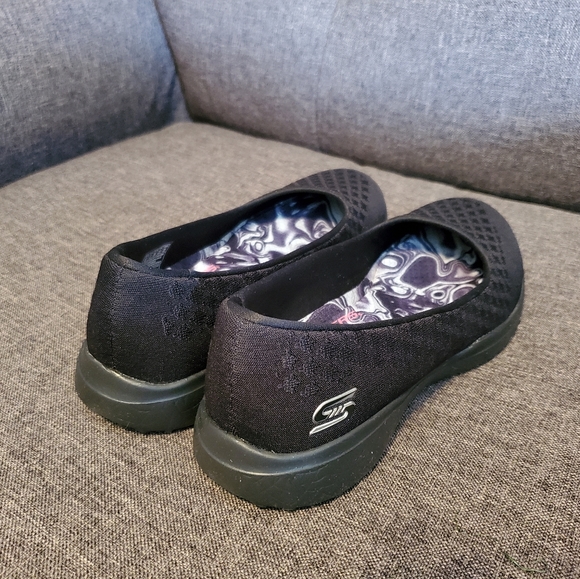 Skechers Slip-On Shoe Microburst One-Up - Picture 3 of 5